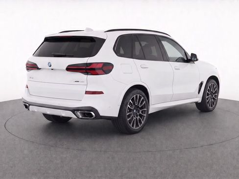 Used 2024 BMW X5 xDrive40i w/ M Sport Package AWD/4WD image 32