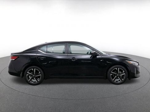 Used 2025 Nissan Sentra SV FWD image 8
