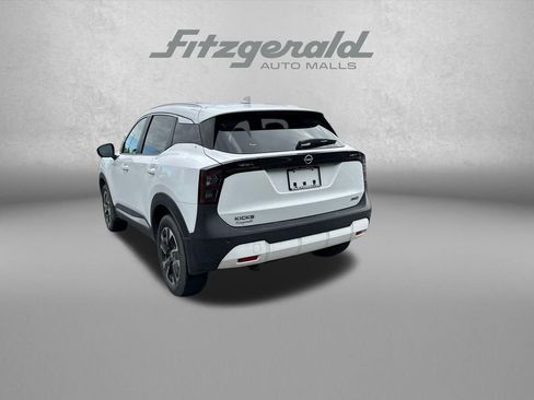 Used 2025 Nissan Kicks SV w/ SV Premium Package AWD/4WD image 5
