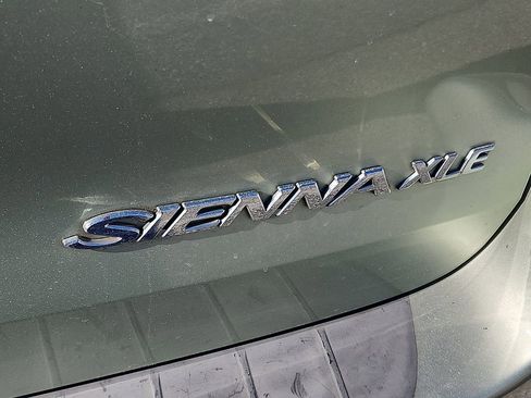 Used 2007 Toyota Sienna XLE image 4