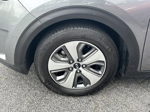Used 2017 Kia Niro LX image 12