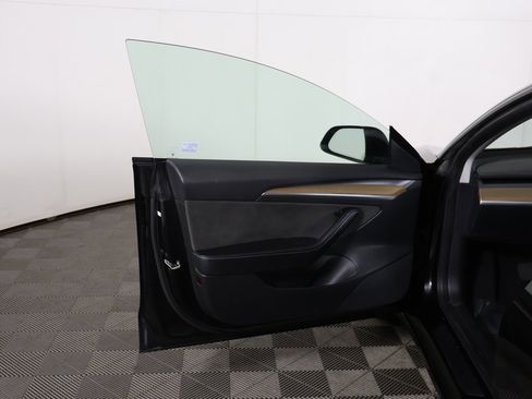 Used 2023 Tesla Model 3 Standard Range image 22