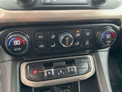 Used 2023 GMC Acadia Denali w/ Denali Technology Package image 18