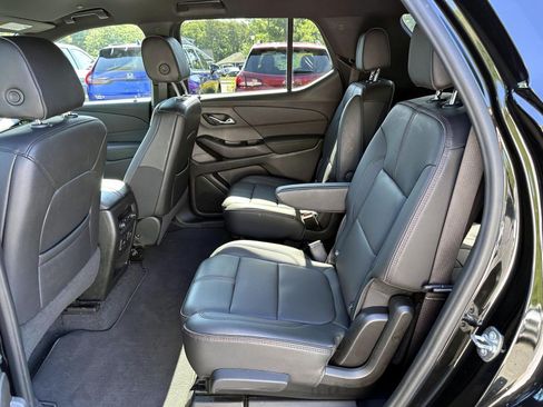 Used 2023 Chevrolet Traverse RS AWD/4WD image 12