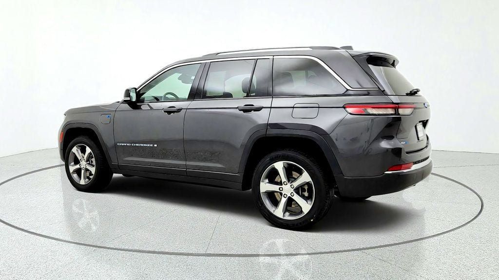 Used 2023 Jeep Grand Cherokee 4WD 4xe image 7