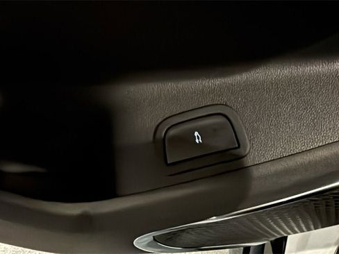 New 2026 GMC Acadia Denali w/ Super Cruise Package image 25