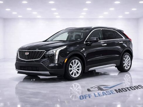 Used 2019 Cadillac XT4 Luxury w/ Cold Weather Package FWD image 1