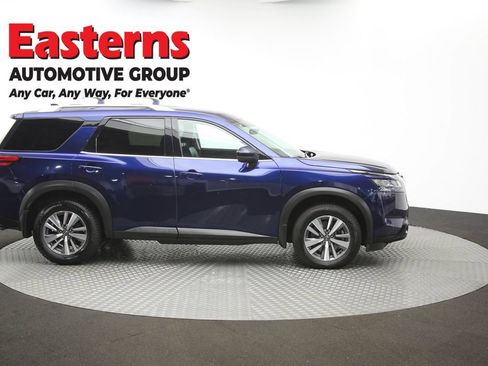 Used 2023 Nissan Pathfinder SL AWD/4WD image 46