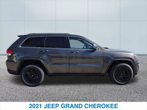 Used 2021 Jeep Grand Cherokee Laredo AWD/4WD image 6