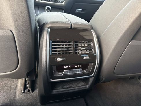 Used 2022 BMW X5 sDrive40i w/ Parking Assistance Package image 17