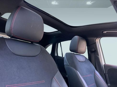 Certified 2022 Mercedes-Benz GLA 250 4MATIC image 15