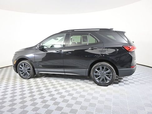 Used 2023 Chevrolet Equinox RS image 3