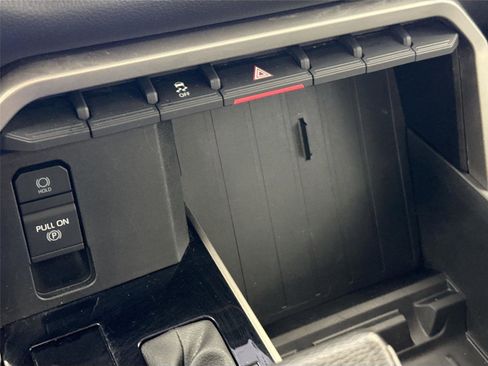 Used 2024 Toyota Tundra Limited image 28