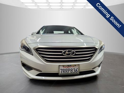 Used 2016 Hyundai Sonata SE w/ Cargo Package FWD image 2