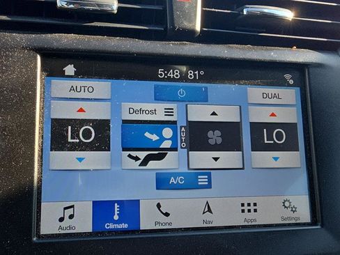 Used 2017 Ford Fusion SE w/ Equipment Group 201A image 10