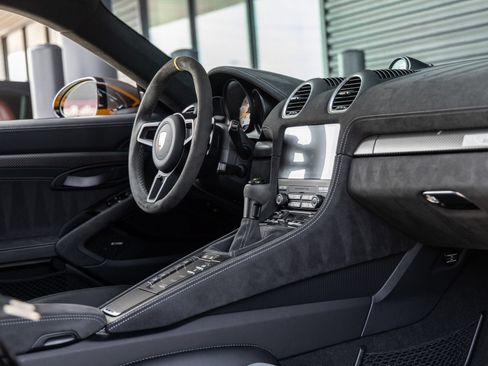 Certified 2025 Porsche 718 Cayman GT4 RS RWD image 62