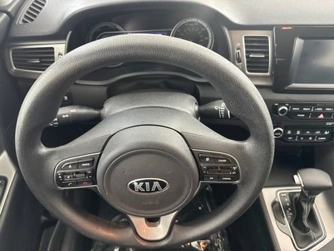 Used 2019 Kia Niro LX FWD image 27