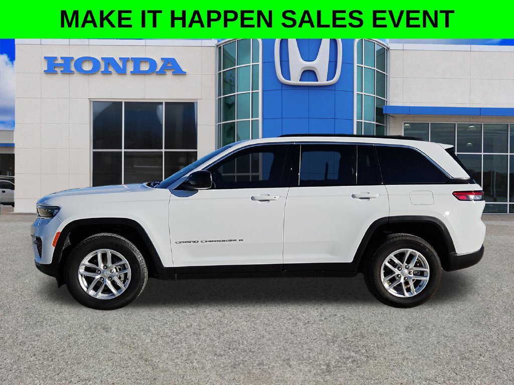 Used 2025 Jeep Grand Cherokee Laredo X RWD image 6