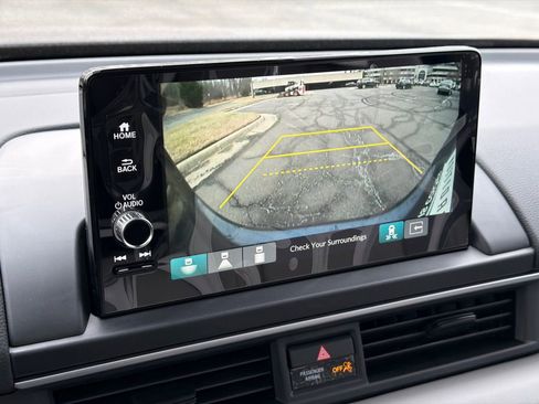 New 2025 Honda Pilot Touring image 29