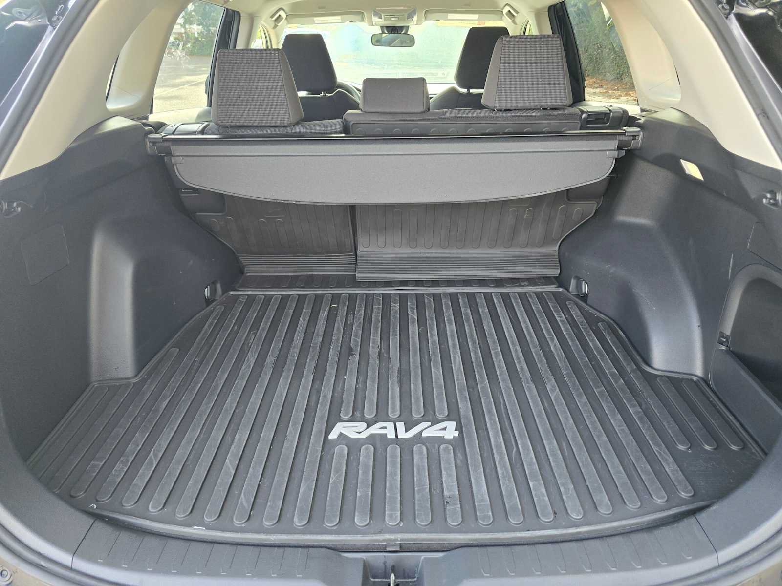 Certified 2025 Toyota RAV4 LE AWD/4WD image 14