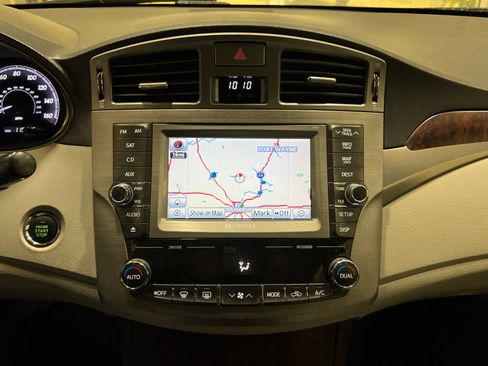 Used 2011 Toyota Avalon Limited image 20