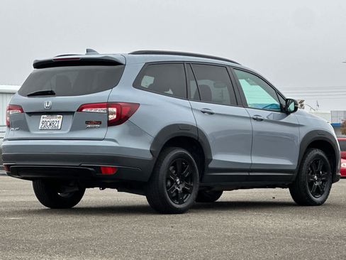 Certified 2022 Honda Pilot TrailSport image 3
