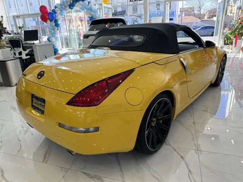 Used 2005 Nissan 350Z Touring image 5