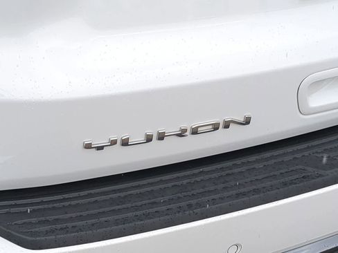 Used 2025 GMC Yukon AT4 w/ AT4 Premium Package AWD/4WD image 13