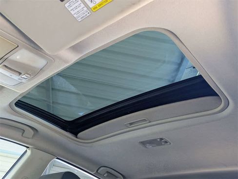 Used 2013 Nissan Rogue SV w/ Premium Pkg image 22