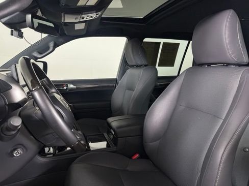 Used 2023 Lexus GX 460 Premium w/ Premium Package AWD/4WD image 5