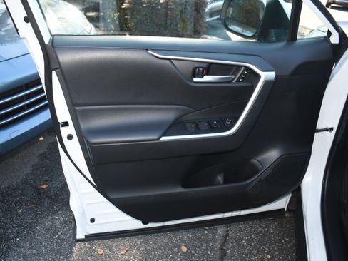 Certified 2023 Toyota RAV4 XLE Premium image 10