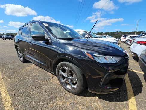 Used 2023 Ford Escape ST-Line image 2