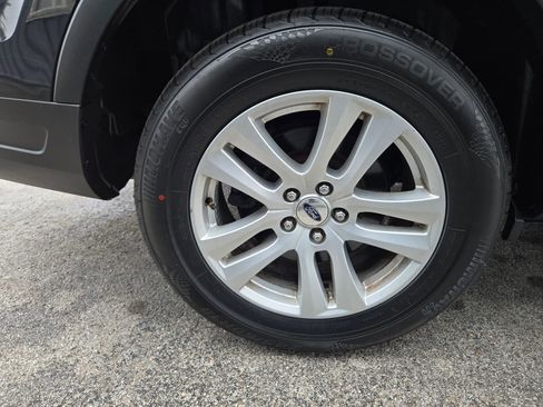 Used 2019 Ford Explorer XLT w/ Equipment Group 202A image 30