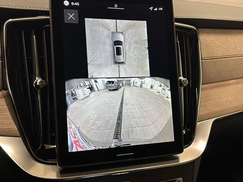 New 2026 Volvo XC90 T8 Plus w/ Protection Package Premier image 18