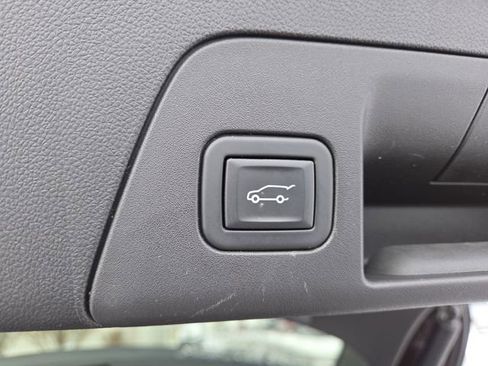 Used 2023 Buick Envision Avenir image 19