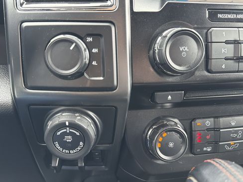 Used 2018 Ford F150 XLT w/ Equipment Group 302A Luxury image 8