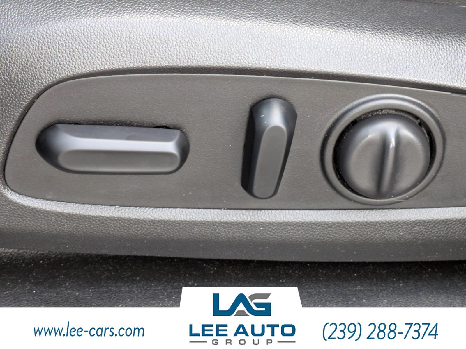 Used 2019 Chevrolet Equinox Premier FWD image 19