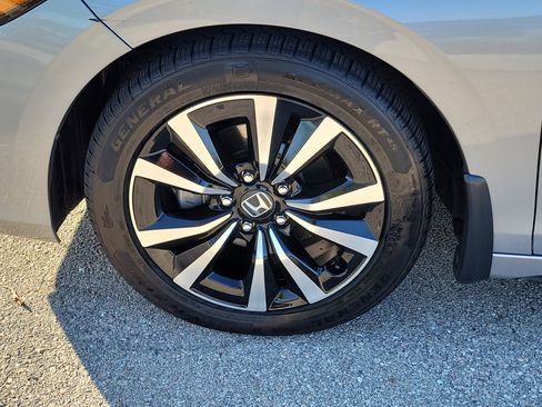 Used 2022 Honda Civic EX-L image 8