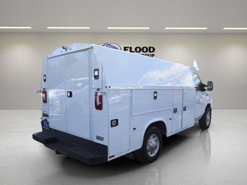 Used 2023 Ford E-350 and Econoline 350 Super Duty w/ Power Windows & Locks Group RWD image 4