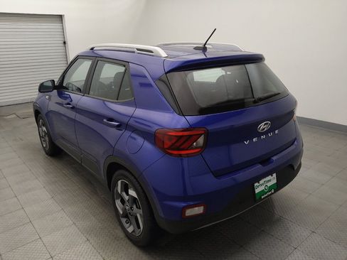 Used 2025 Hyundai Venue SEL FWD image 5