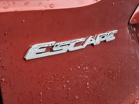 Used 2016 Ford Escape SE w/ SE Leather Comfort Package FWD image 29