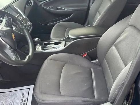 Used 2018 Chevrolet Malibu LS image 2