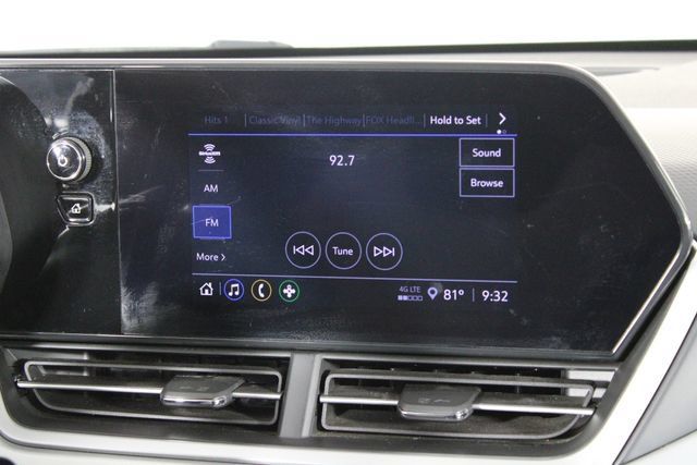 Used 2025 Chevrolet Trax LS w/ LS Convenience Package FWD image 24