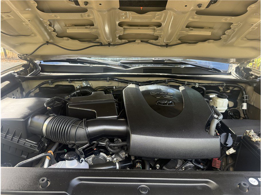 Used 2019 Toyota Tacoma TRD Sport w/ Technology Package AWD/4WD image 14