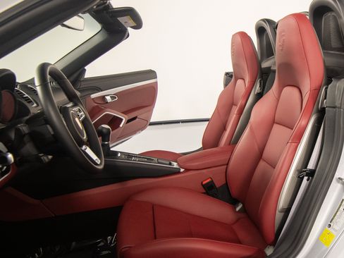Used 2025 Porsche 718 Boxster GTS RWD image 15