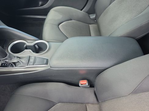 Used 2022 Toyota Camry LE w/ Carpet Mat Package (TMS) image 15