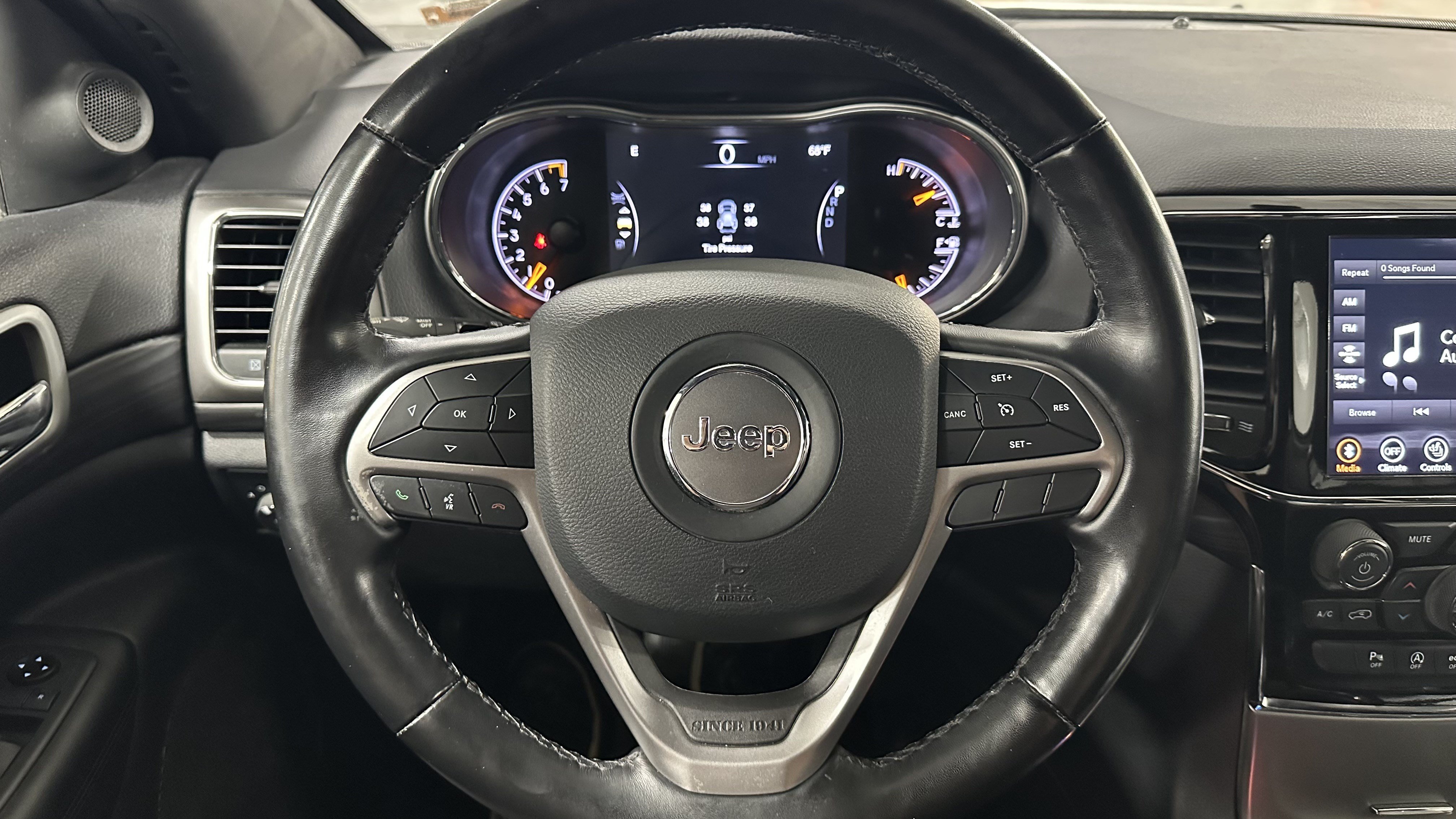 Used 2021 Jeep Grand Cherokee Laredo X AWD/4WD image 19