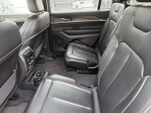 Used 2024 Jeep Grand Cherokee L Limited image 15