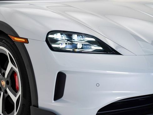 New 2025 Porsche Taycan 4S image 28