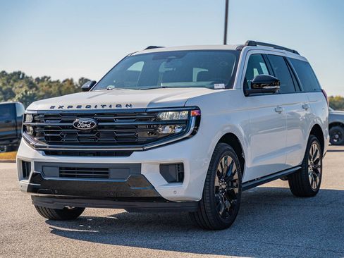 New 2025 Ford Expedition Platinum w/ Stealth Appearance Package image 3